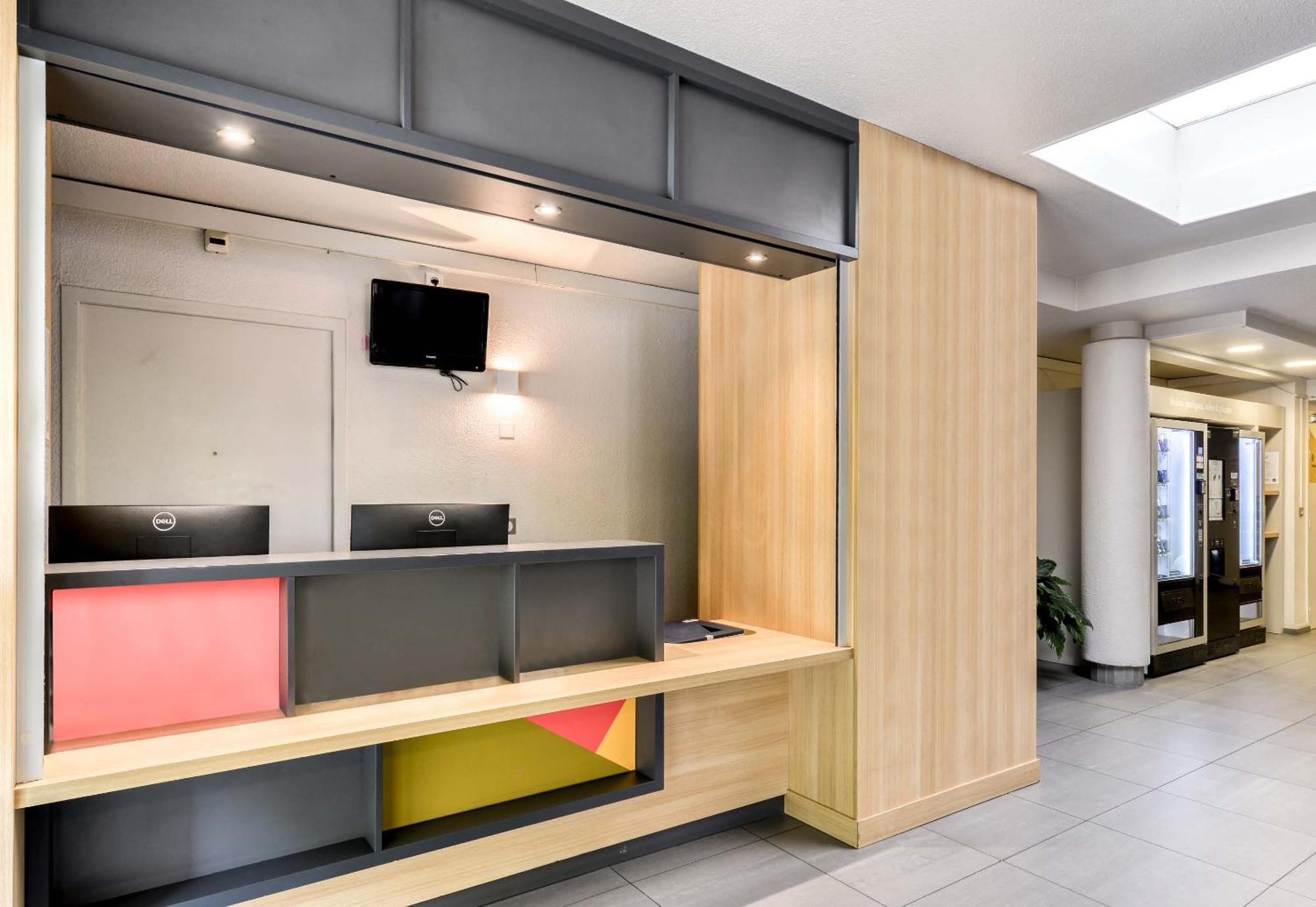 B&B Hotel Montpellier 1 Сен-Жан-де-Веда Экстерьер фото